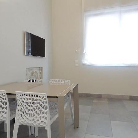 Isola Apartment Pastrengo Милано Екстериор снимка