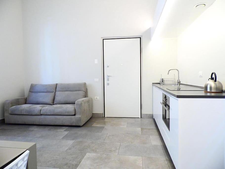 Isola Apartment Pastrengo Милано Екстериор снимка