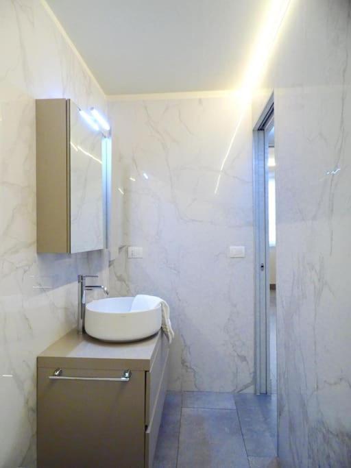 Isola Apartment Pastrengo Милано Екстериор снимка