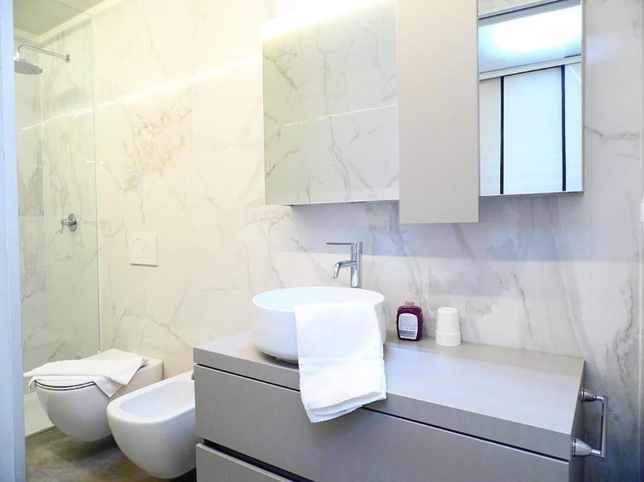 Isola Apartment Pastrengo Милано Екстериор снимка